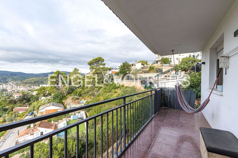 Foto ac442087-f023-4abb-8480-f0d5a7bab20e. Casa amb calefacció aparcament a Torrelles de Llobregat