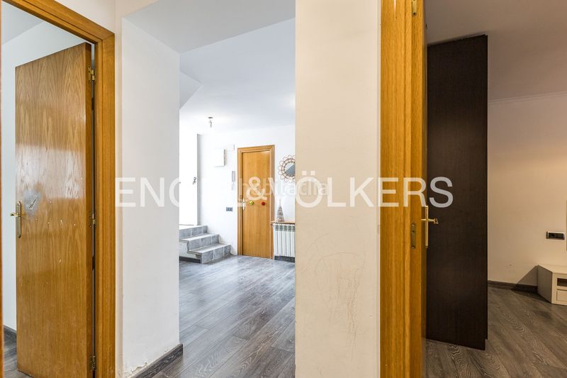 Foto b8834560-a0d3-489e-9f36-6fa5d5b198f3. Casa amb calefacció aparcament a Torrelles de Llobregat