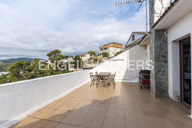Foto c6895316-a5a0-40dd-b687-c711c8f8e050. Casa amb calefacció aparcament a Torrelles de Llobregat