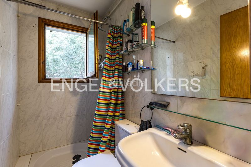 Foto d23dfa19-2041-4876-926d-f0ebe76ded23. Casa amb calefacció aparcament a Torrelles de Llobregat