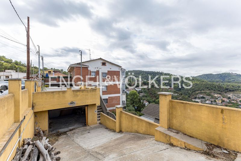Foto d94e1000-794c-49f3-90ad-db2e5e5f0db1. Casa amb calefacció aparcament a Torrelles de Llobregat