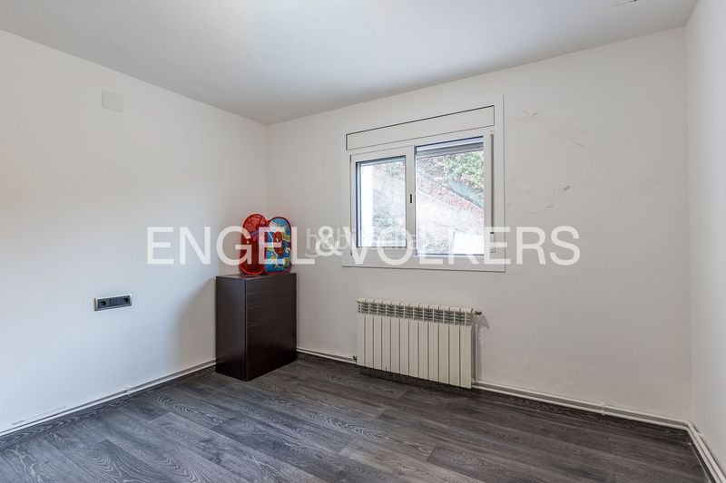 Foto dccb81cd-f805-4929-86b9-3a5c3f339375. Casa amb calefacció aparcament a Torrelles de Llobregat