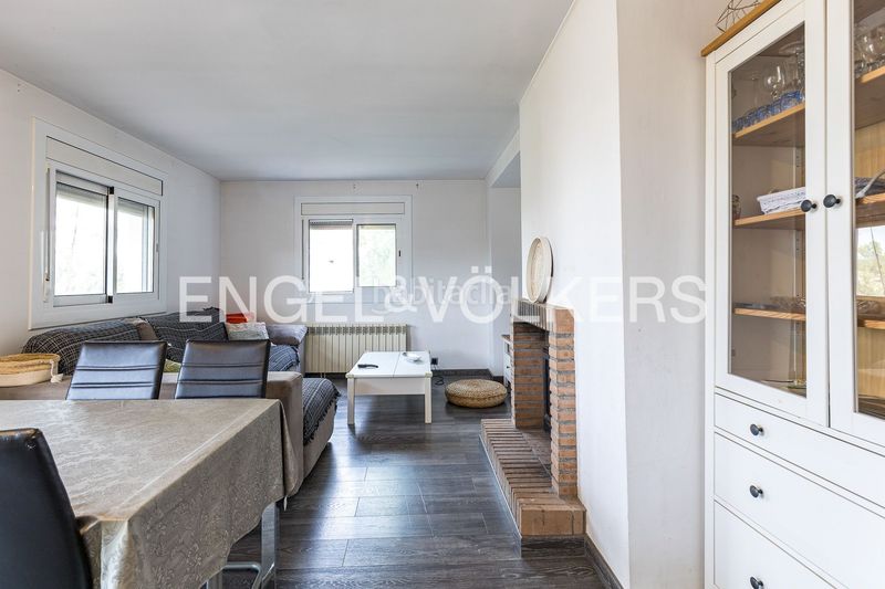 Foto de52c8c4-c0e1-4943-b014-40adb4d9e83e. Casa amb calefacció aparcament a Torrelles de Llobregat