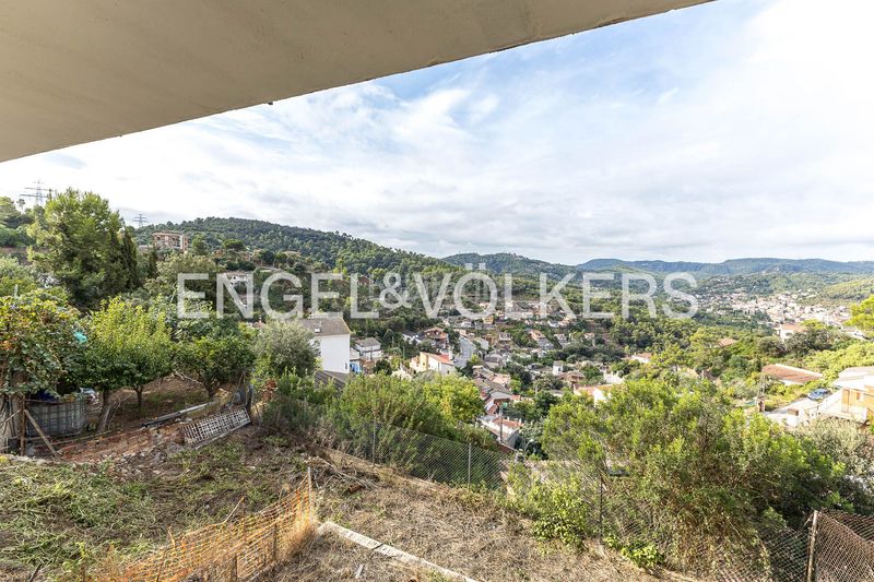 Foto e3ddd586-af41-45f3-9f89-ccd55688ab1a. Casa amb calefacció aparcament a Torrelles de Llobregat