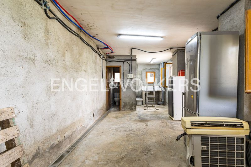 Foto f19fd6e1-58ff-45c2-b21f-f6ece59e9028. Casa amb calefacció aparcament a Torrelles de Llobregat