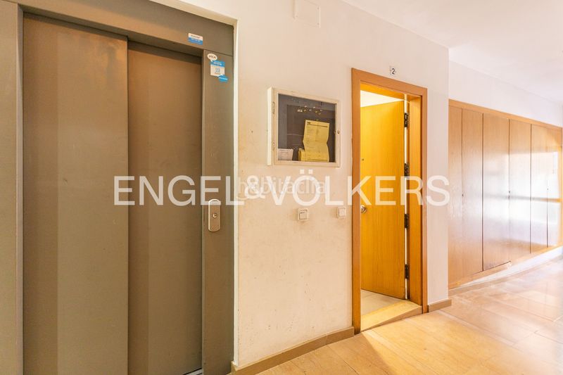 Foto b07b6443-4b46-4bd6-ae3b-e3f4d5208e6f. Planta baixa amb calefacció aparcament a Manlleu