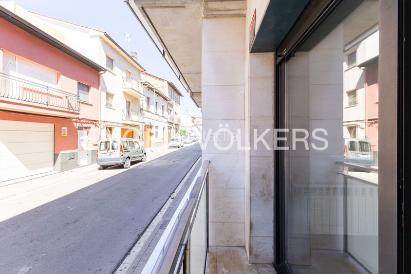 Foto b9913aef-4ff5-4f93-98d8-6f17ef82c315. Planta baixa amb calefacció aparcament a Manlleu