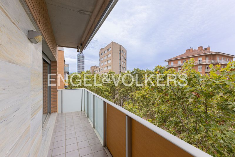 Foto 2b2c680c-2bca-43e0-bee0-c24db639b178. Lloguer pis amb calefacció aparcament piscina a La Vila Olímpica del Poblenou Barcelona