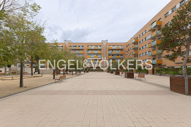 Foto 769106ec-84e8-4d68-8948-d10696a4e7e0. Lloguer pis amb calefacció aparcament piscina a La Vila Olímpica del Poblenou Barcelona