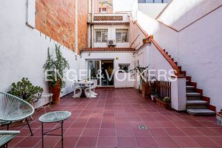 Casa adossada a Sant Andreu de Palomar