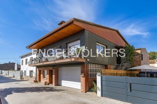 Casa a schiera in Santa Eulàlia de Ronçana. Céntrica casa en santa eulàlia de ronçana