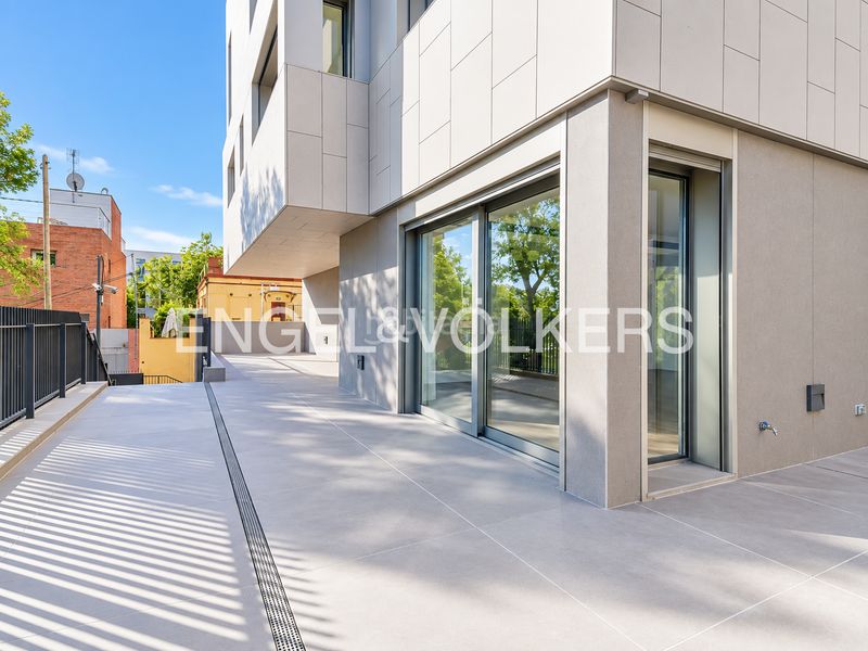 Foto 00a0ded9-a232-4512-a75d-028b5bb042dd. Casa amb calefacció aparcament piscina a Sarrià Barcelona
