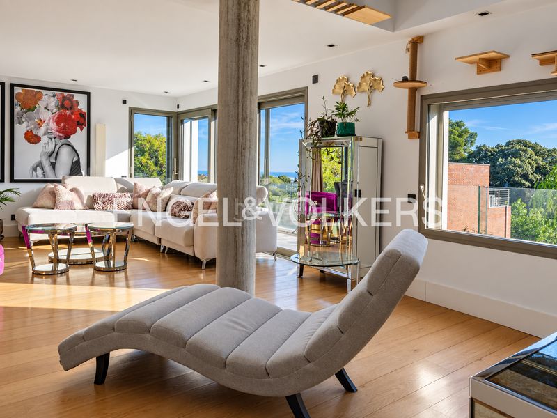 Foto 0b722825-ba4c-434c-bd4d-9feff3b25cde. Casa amb calefacció aparcament piscina a Sarrià Barcelona