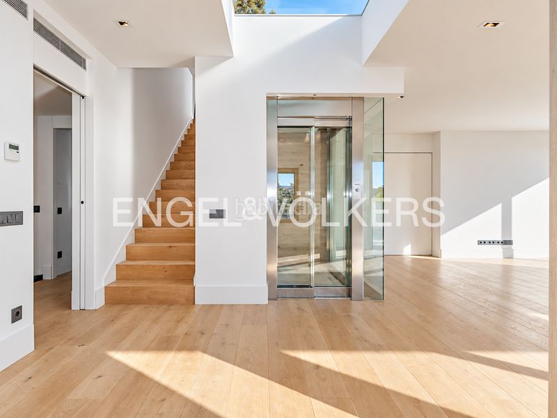 Foto 4c332539-3ac9-46cd-aa60-69e177773dab. Casa amb calefacció aparcament piscina a Sarrià Barcelona