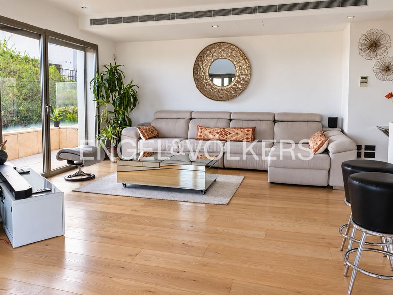 Foto 567abe0a-f978-483b-aa06-e7c427552078. Casa amb calefacció aparcament piscina a Sarrià Barcelona