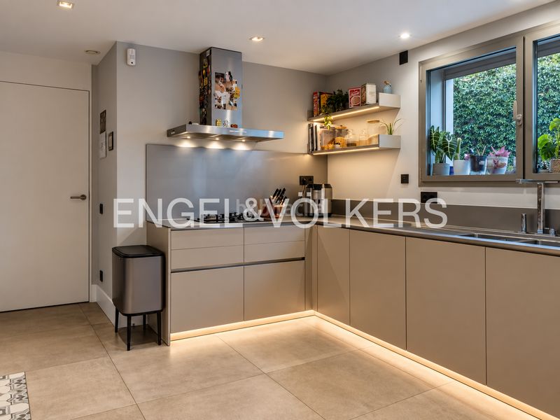 Foto c0656bed-d855-4db2-abd0-6ab30828145f. Casa amb calefacció aparcament piscina a Sarrià Barcelona