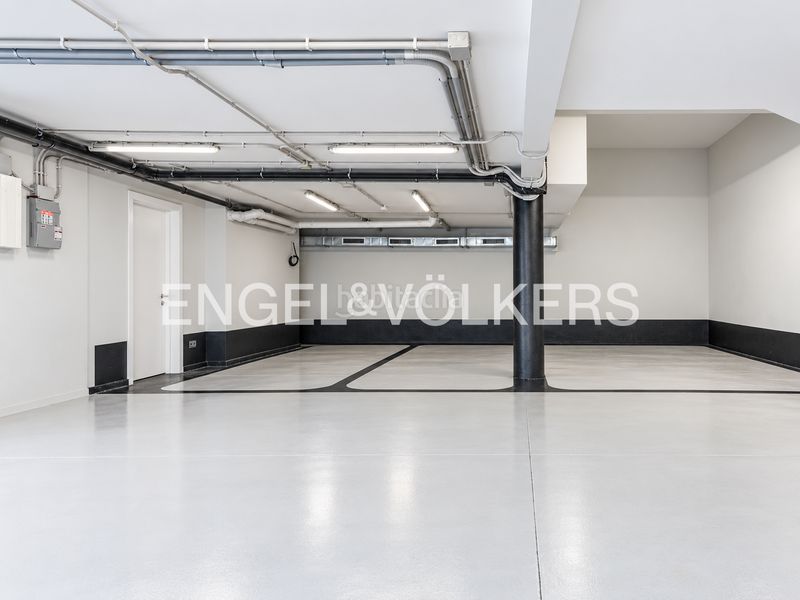 Foto cd2c1f64-60de-4c57-aa47-92dddbdcbe06. Casa amb calefacció aparcament piscina a Sarrià Barcelona