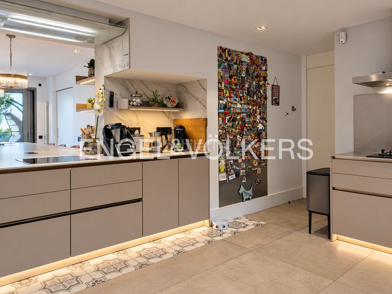 Foto d6ce903d-c33a-4566-b264-e9360027d3bd. Casa amb calefacció aparcament piscina a Sarrià Barcelona