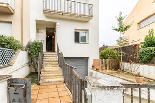 Casa adossada a Nucli Urbà