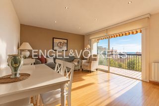 Pis a Els Molins. Apartamento reformado en mataró, con terraza y vistas panorámica