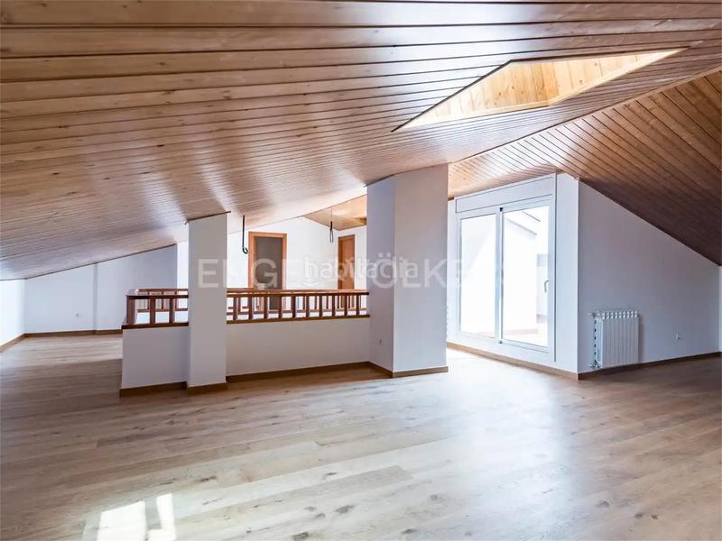 Foto db5c45fe-3bfb-4713-a7ce-773f80007eb4. Promoción D-000LMR Viviendas de Alto Standing en Sant Quirze del Vallès en Sant Quirze del Vallès. Edificio viviendas de obra nueva