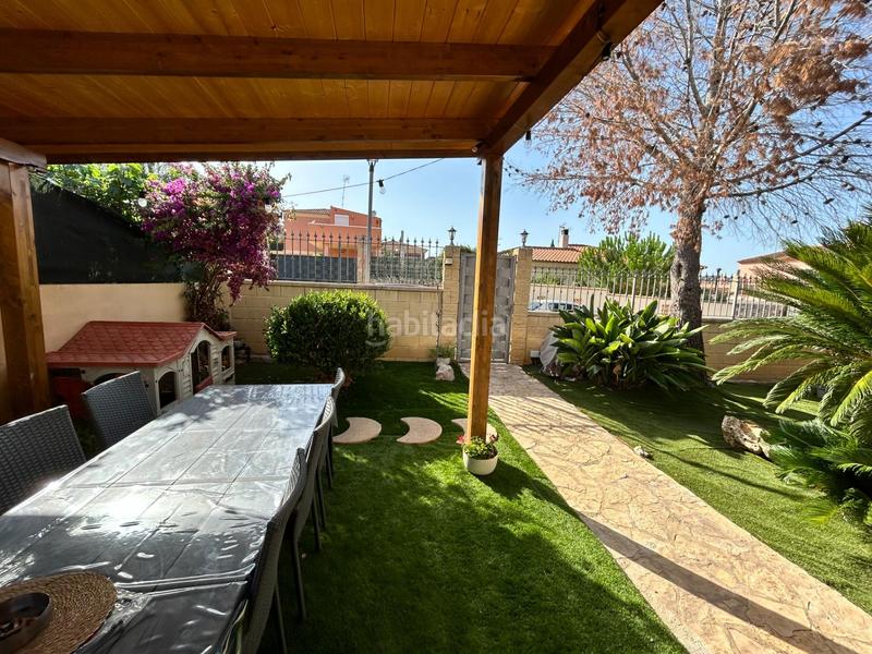 Foto 392e5272-96ee-4377-8510-e5d9e329233d. Chalet con parcheggio piscina in Montroy