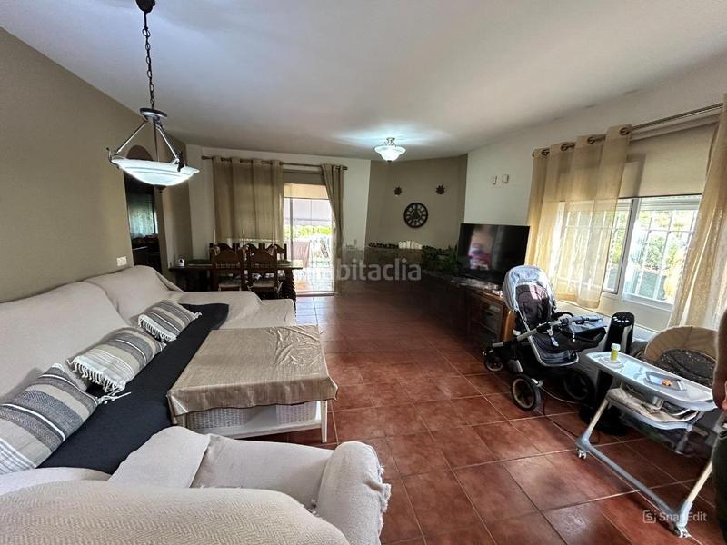 Foto 4ce2de3a-bf62-4e4b-9694-b4557961d5e0. Chalet con parcheggio piscina in Montroy