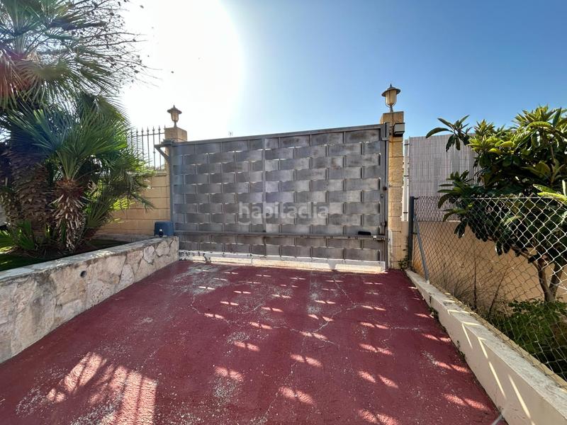 Foto 6b0f8fd1-512a-4b0e-b44f-6866bf1588a0. Chalet con parcheggio piscina in Montroy