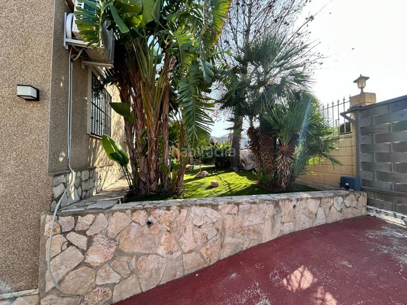 Foto a3dad801-cb14-40bb-8c65-4175d456875e. Chalet con parcheggio piscina in Montroy