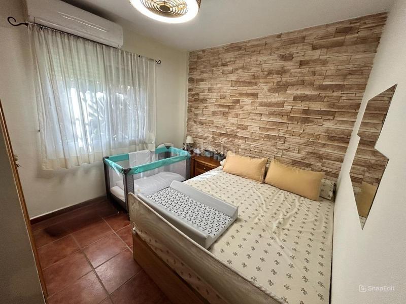 Foto ae7f0c72-58b1-442a-8a5a-a07fd9bd7014. Chalet con parcheggio piscina in Montroy