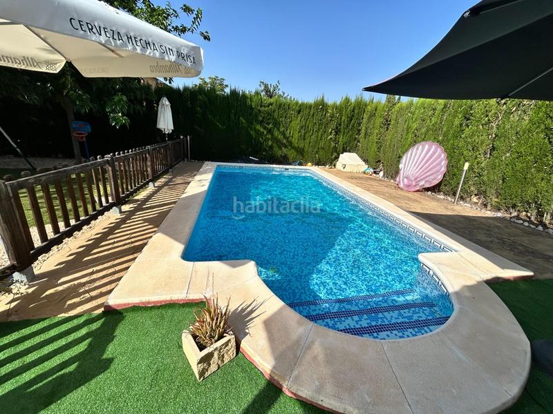 Foto b5cce447-6a92-411e-b0e1-2cbf35290795. Chalet con parcheggio piscina in Montroy
