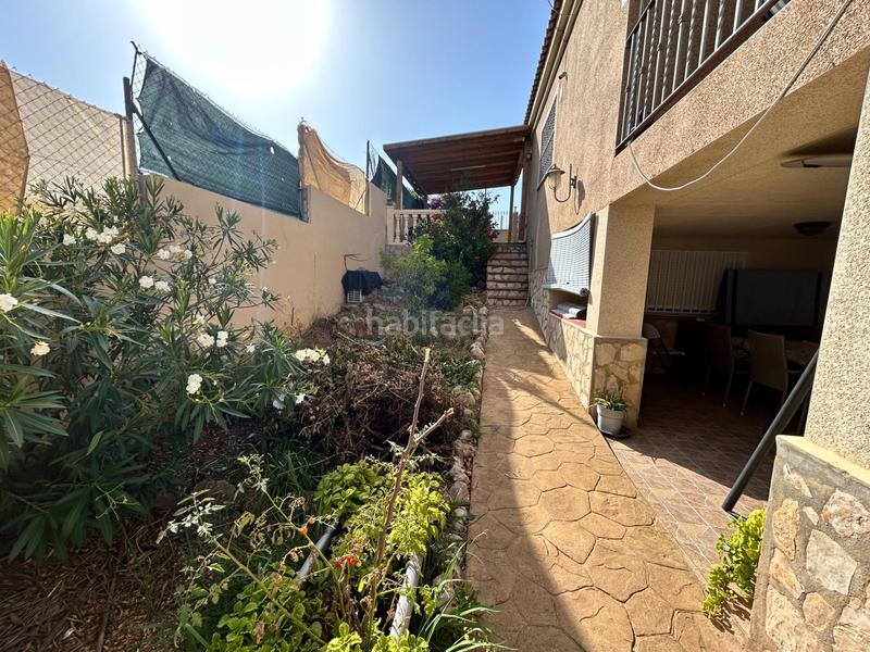 Foto c2b59288-2015-441a-994a-38b6e3d9ba8c. Chalet con parcheggio piscina in Montroy