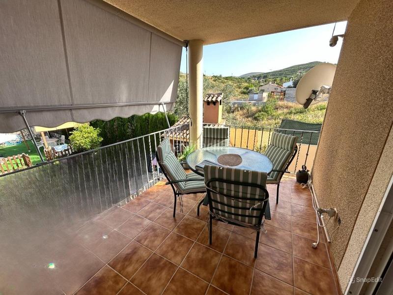 Foto d9c286a5-316e-4473-9a57-770d97aed09b. Chalet con parcheggio piscina in Montroy