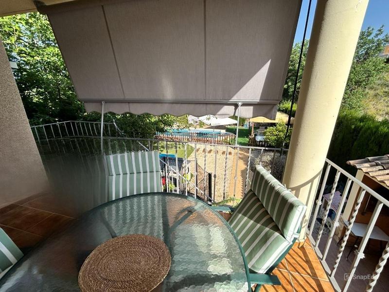 Foto ddcb0196-fd3c-417b-a3de-974965a35733. Chalet con parcheggio piscina in Montroy