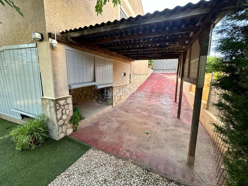 Foto e3d0765d-3f31-4225-aa71-24cd735daac8. Chalet con parcheggio piscina in Montroy