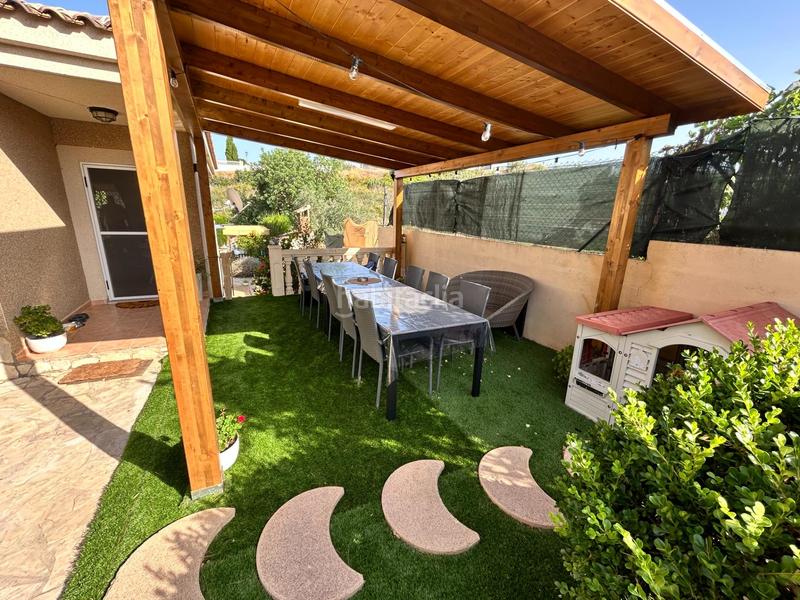 Foto ec520391-1404-4c05-b2f1-60f657e51dd9. Chalet con parcheggio piscina in Montroy