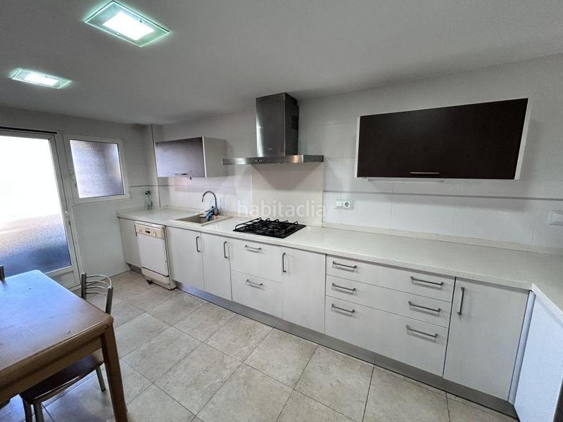 Foto 4df1e8fe-8aa3-4557-8bf5-4e4af004842c. Alquiler piso amplio y soleado piso familiar en campanar, en Valencia