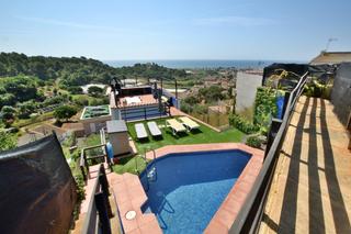 Maison à Pinemar. Casa en venta en pineda mar  vistas al mar y piscina