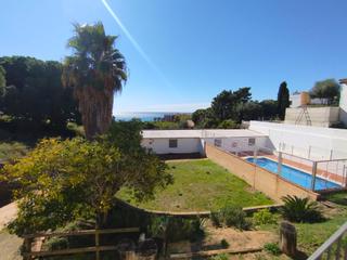 Local Comercial a Canet de Mar. Finca destinada actividad comercial con vivienda independiente