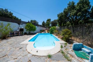 Casa a Sant Cebri de Vallalta. Chalet con piscina en sant cebri