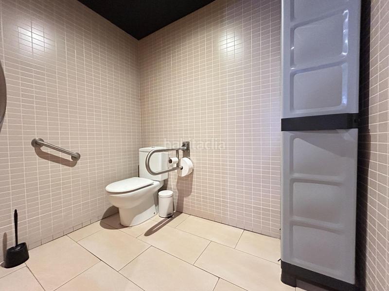 Foto 45b9b4bf-ea4c-4f70-9231-8d51fd64976e. Alquiler local comercial negocio en pleno funcionamiento!! en Mataró