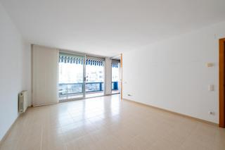 Piso en Port. Espacioso piso en el corazón de badalona, tu nuevo hogar te espe
