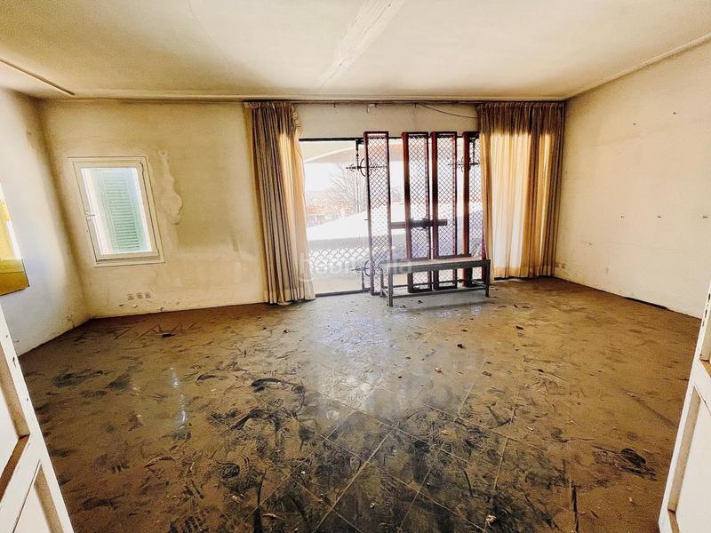 Foto b322289d-d439-4c60-8e4d-3ed2318eab75. Edifici a Tordera Tordera