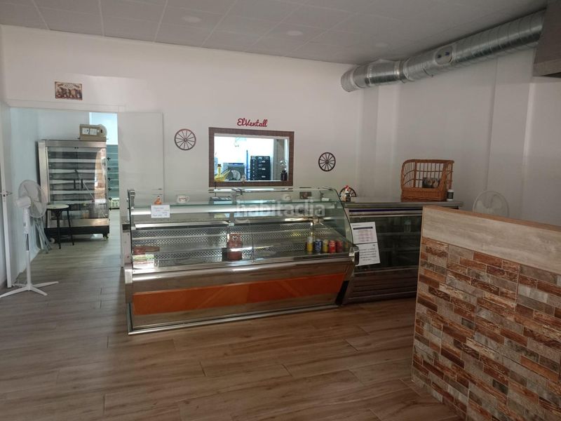 Foto 9a4b6bed-aeaa-4c4f-bfa9-58f98e456862. Lloguer local comercial a Malgrat de Mar