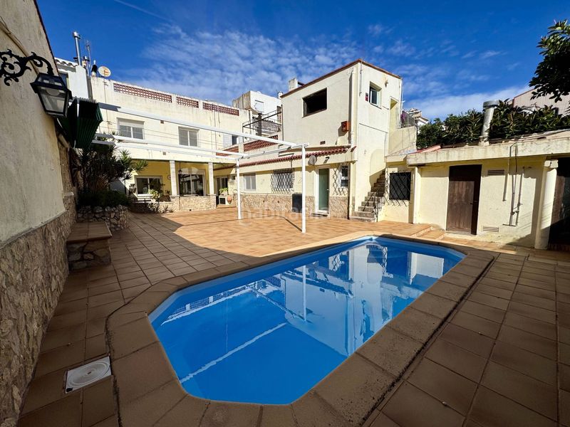 Foto 1e540e54-824f-44f2-9f14-ca8b6de30a18. Casa amb aparcament piscina a Centre Pineda de Mar