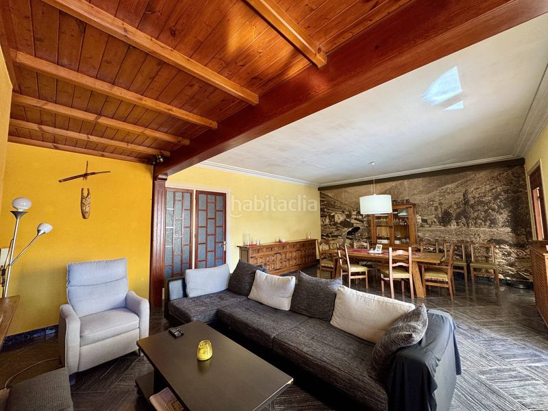 Foto b2fd2a46-c00d-4b01-92d3-33a8d13b9e3b. Casa amb aparcament piscina a Centre Pineda de Mar