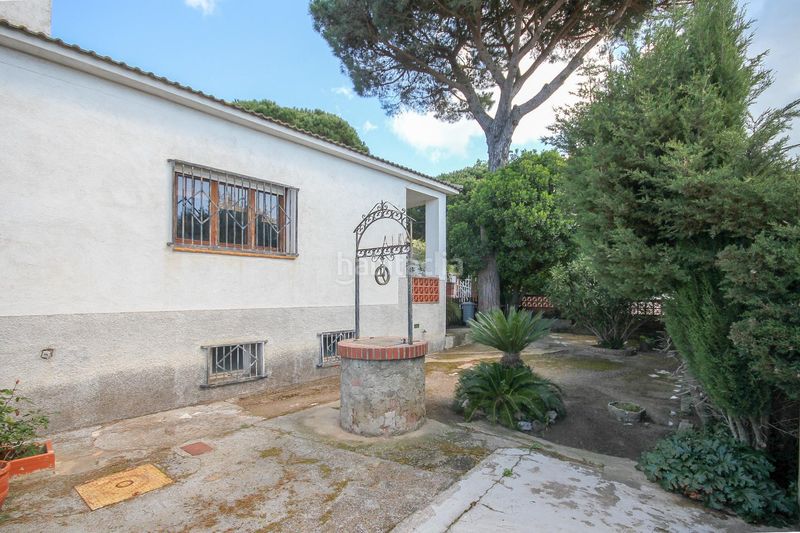 Foto 50ecc771-98b0-4ca9-9b23-ca5b1f1cb6f6. Chalet casa con vistas al mar, amplio jardín con frutales y pozo propio en Sant Iscle de Vallalta