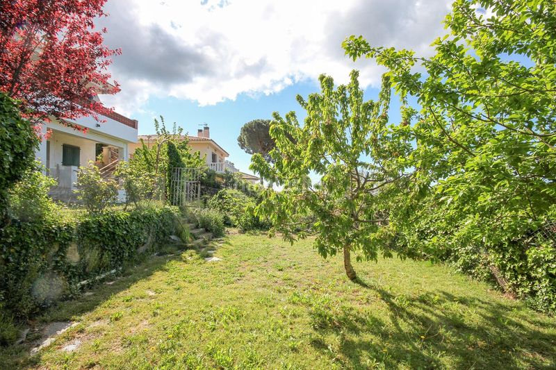 Foto 9f6b663c-0274-4872-aa7e-b955a5e22bb1. Chalet casa con vistas al mar, amplio jardín con frutales y pozo propio en Sant Iscle de Vallalta