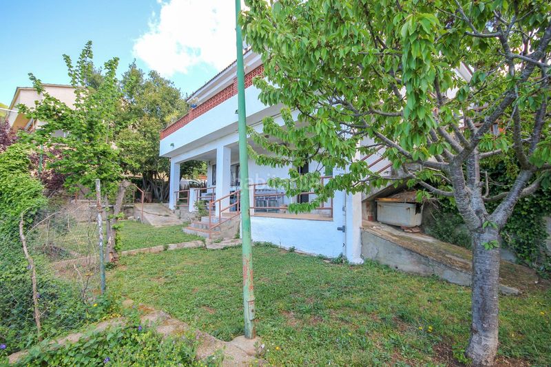 Foto b8f7405b-76d0-4557-813d-21ef341b58b0. Chalet casa con vistas al mar, amplio jardín con frutales y pozo propio en Sant Iscle de Vallalta