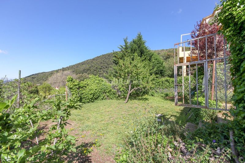 Foto f440c4e1-ae07-4c76-943a-72b5149d96ec. Chalet casa con vistas al mar, amplio jardín con frutales y pozo propio en Sant Iscle de Vallalta